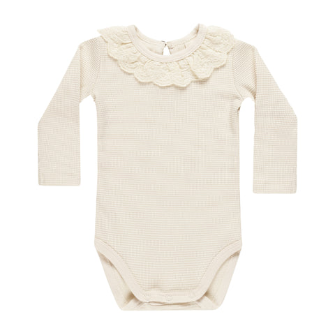 QUINCY MAE RUFFLE COLLAR BODYSUIT | NATURAL