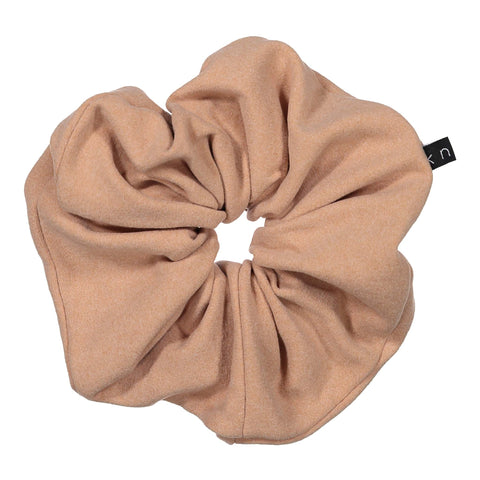 KNOT FELT SCRUNCHIE // CARAMEL